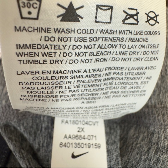 Nike Women’s Gray and Black Therma-Fit Leggings - Picture 6 of 6